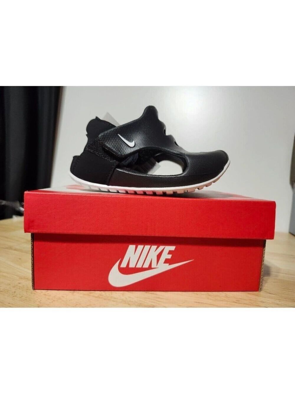 8c watershoes nike black